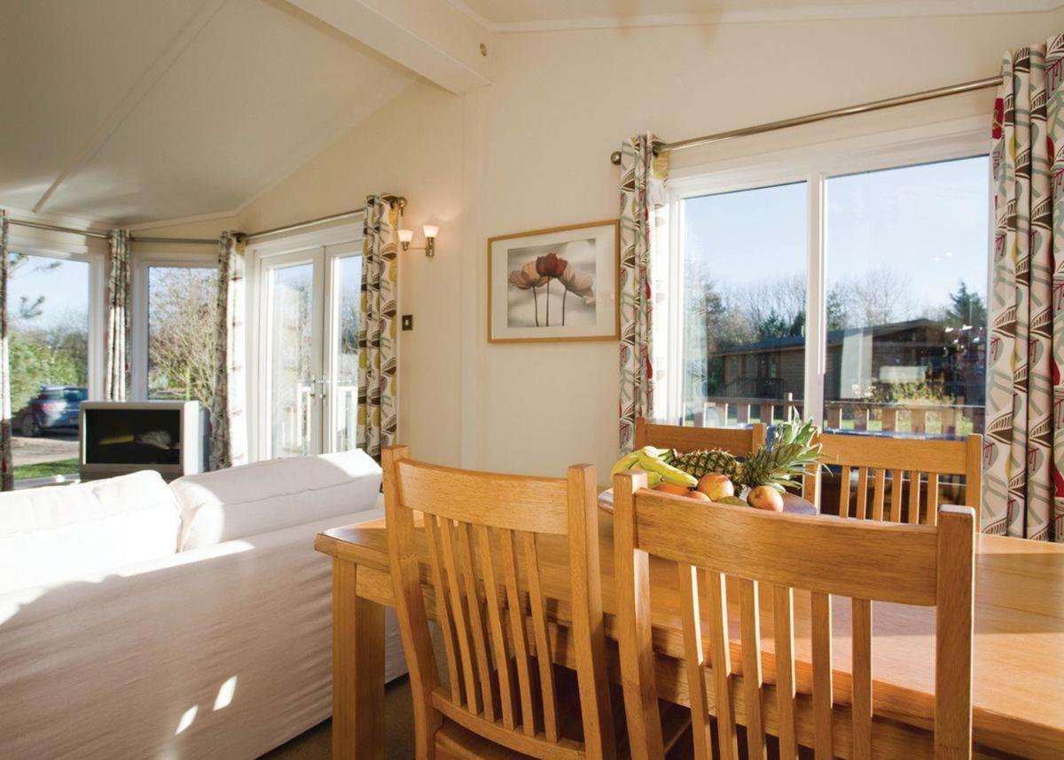 Dacre Lakeside Park Hotel Brandesburton Eksteriør billede